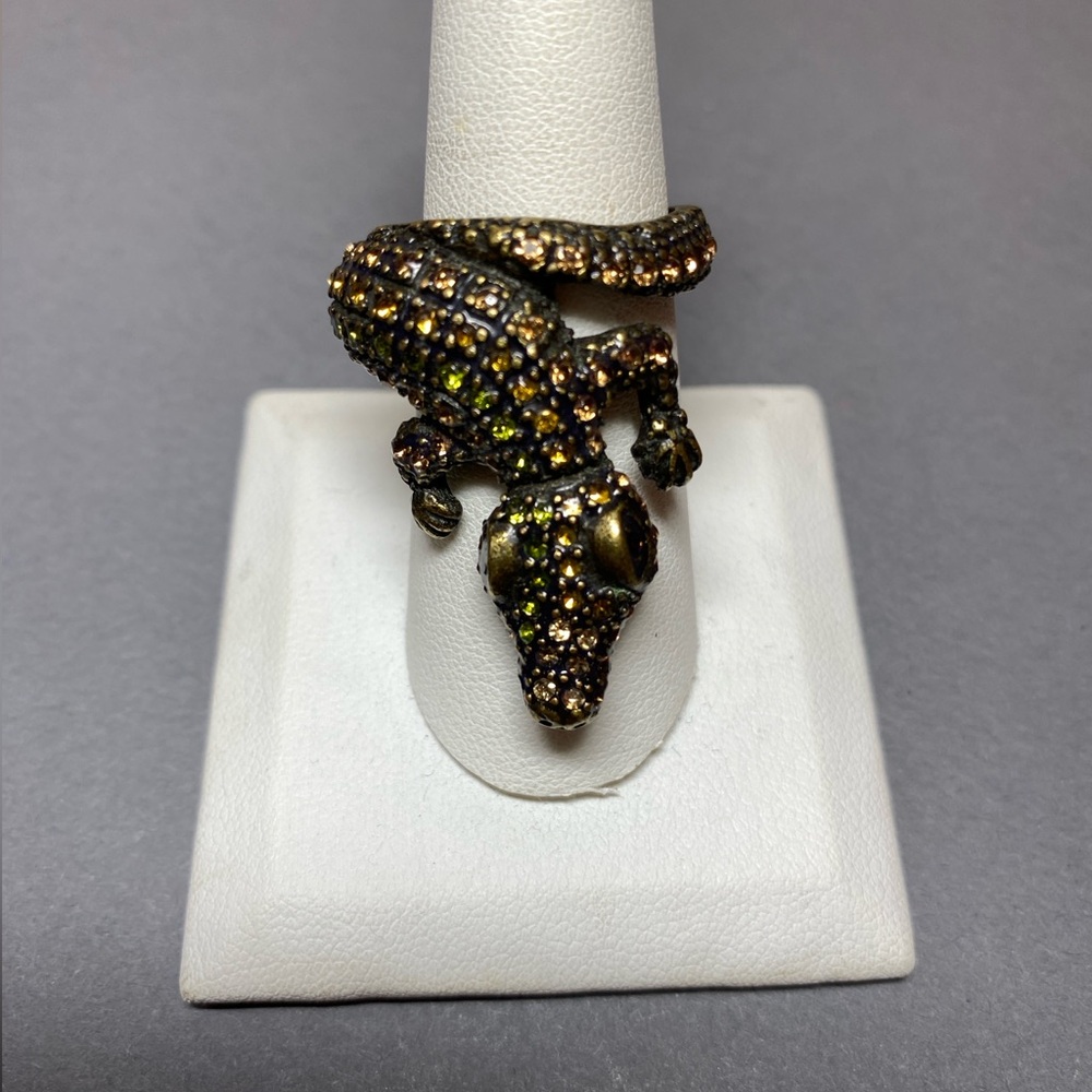 Alligator ring